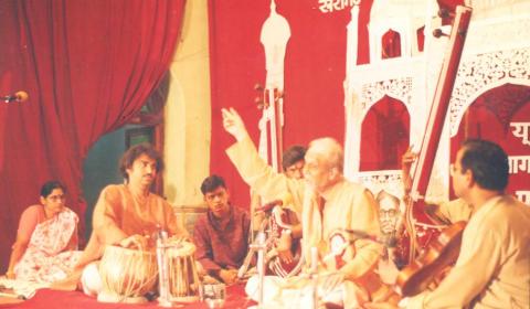 Pt Arun Kashalkar performing in Agra Gharana Sammelan, Khairagad