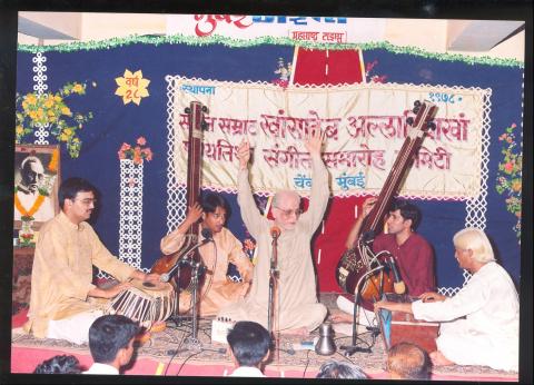 Pt Arun Kashalkar performing in Us Alladiya Khan Sangeet Samaroh